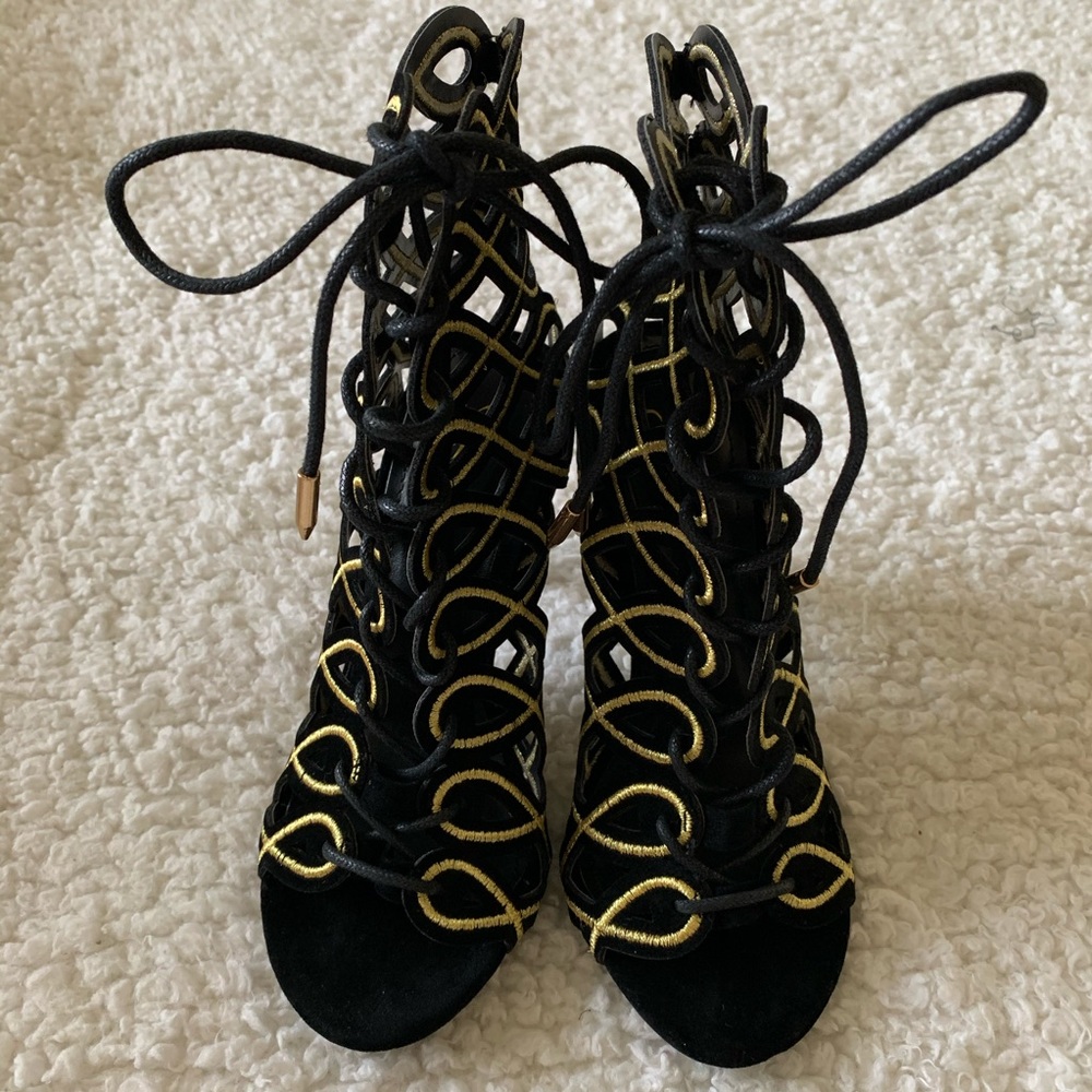 Windsor M15056-435 Black & Gold Embroidered Heels